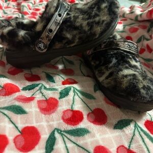 Fuzzy Leopard Print Crocs
